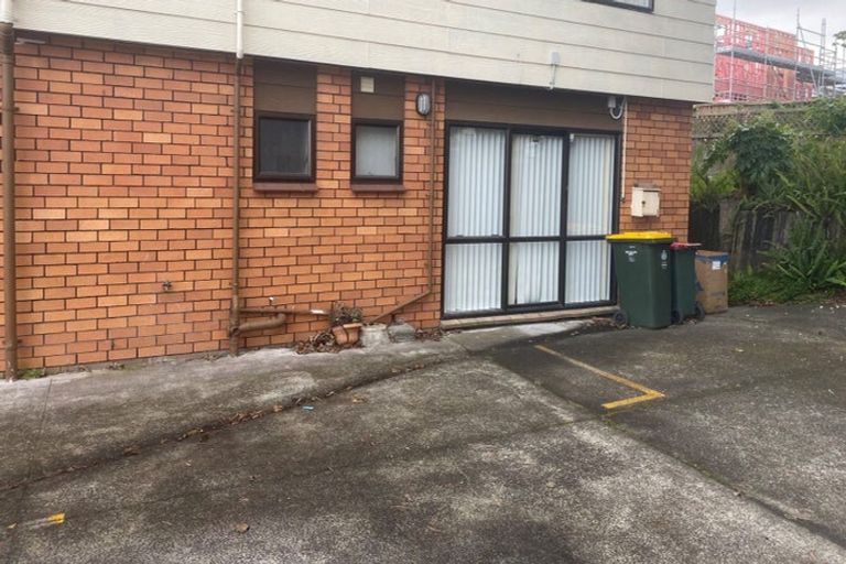 Photo of property in 40 Redoubt Road, Goodwood Heights, Auckland, 2105