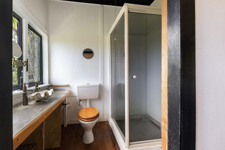 Photo of property in 58 Seaview Road, Piha, 0772