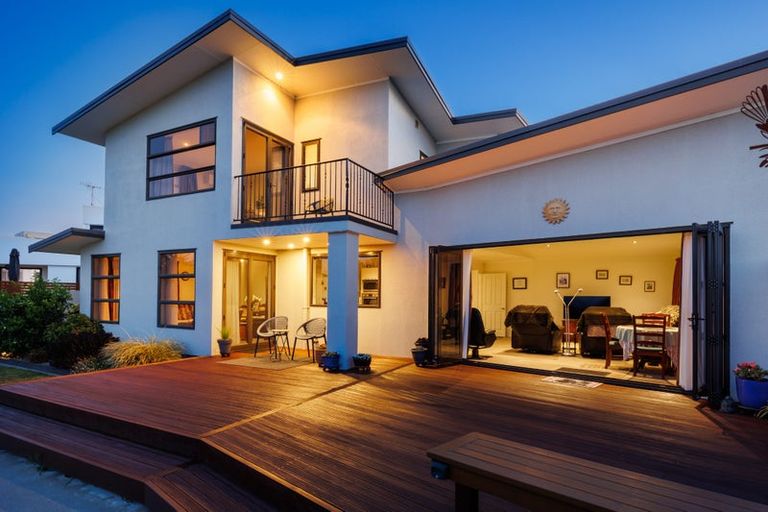 Photo of property in 27 Ruapehu Drive, Fitzherbert, Palmerston North, 4410