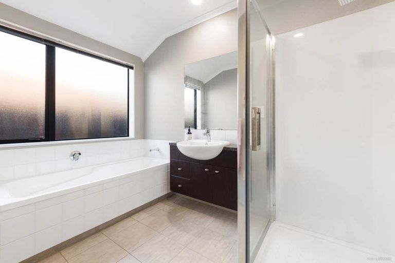 Photo of property in 36 Turnberry Drive, Wattle Downs, Auckland, 2103