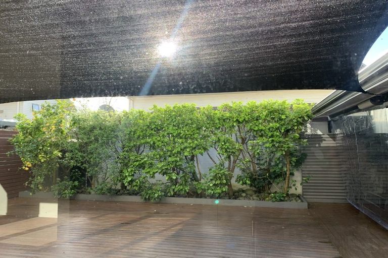 Photo of property in 4 Newfound Way, Glen Eden, Auckland, 0602