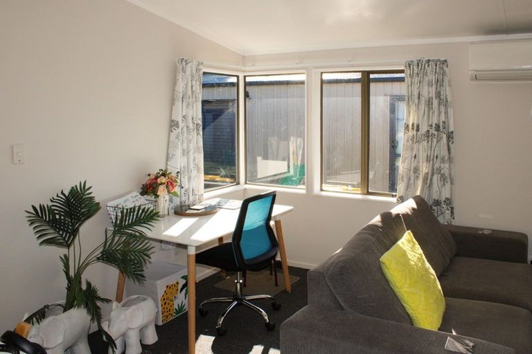 Photo of property in 10 Tasman Crescent, Carterton, 5713