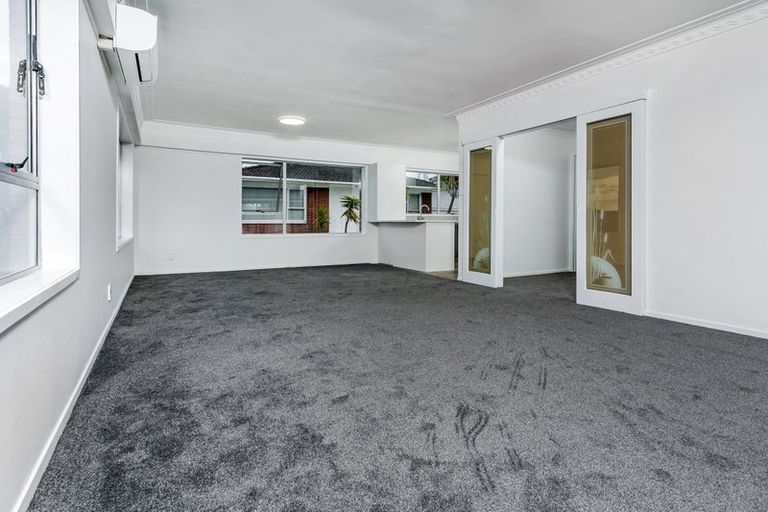 Photo of property in 1/169 Forrest Hill Road, Forrest Hill, Auckland, 0620