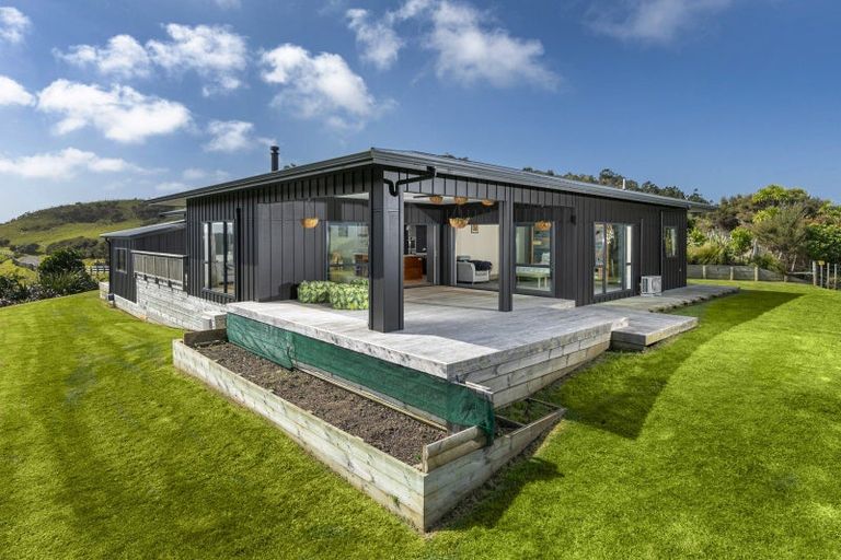 Photo of property in 123 Taiapa Valley Road, Muriwai, Waimauku, 0881