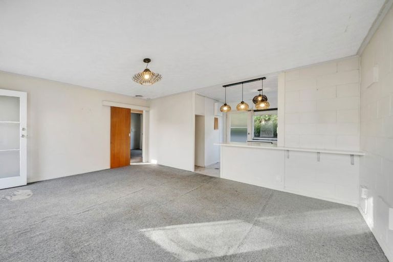 Photo of property in 1/17 Emirau Place, Glenfield, Auckland, 0629