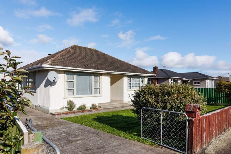 Photo of property in 18 Milton Street, Roslyn, Palmerston North, 4414