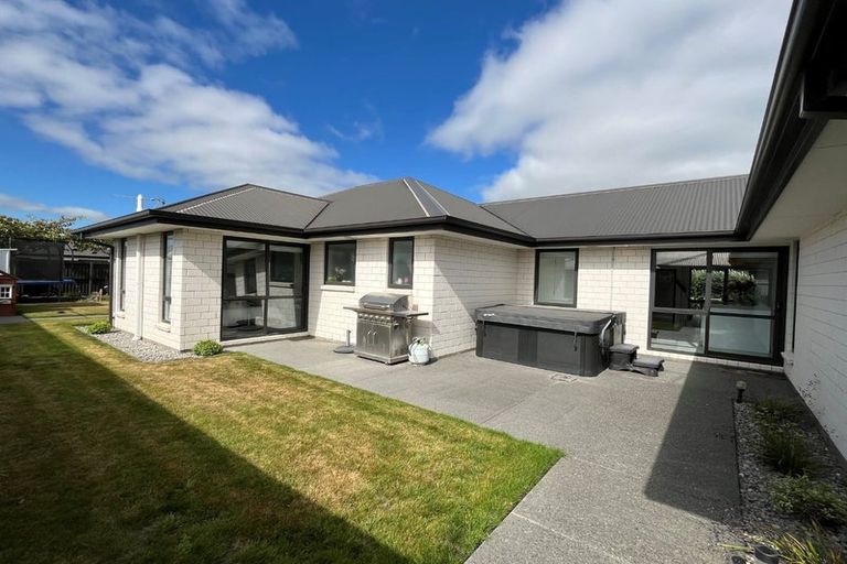 Photo of property in 39 Andesite Drive, Rolleston, 7614