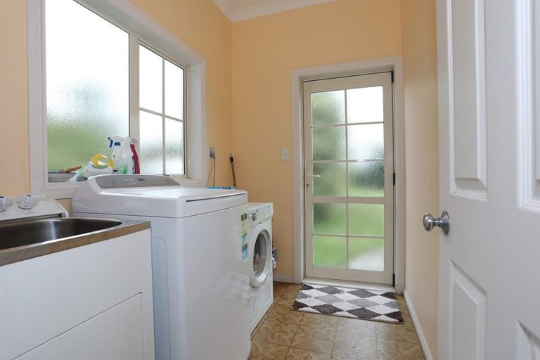 Photo of property in 67 Sandon Road, Feilding, 4702