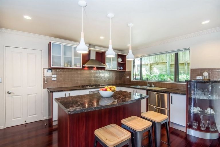 Photo of property in 52 Scarlet Oak Drive, Schnapper Rock, Auckland, 0632