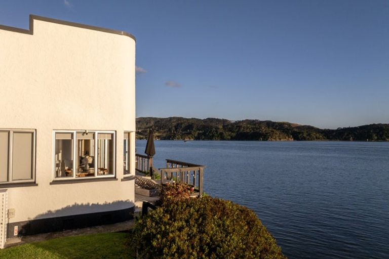 Photo of property in Wallis Street, Raglan, 3225