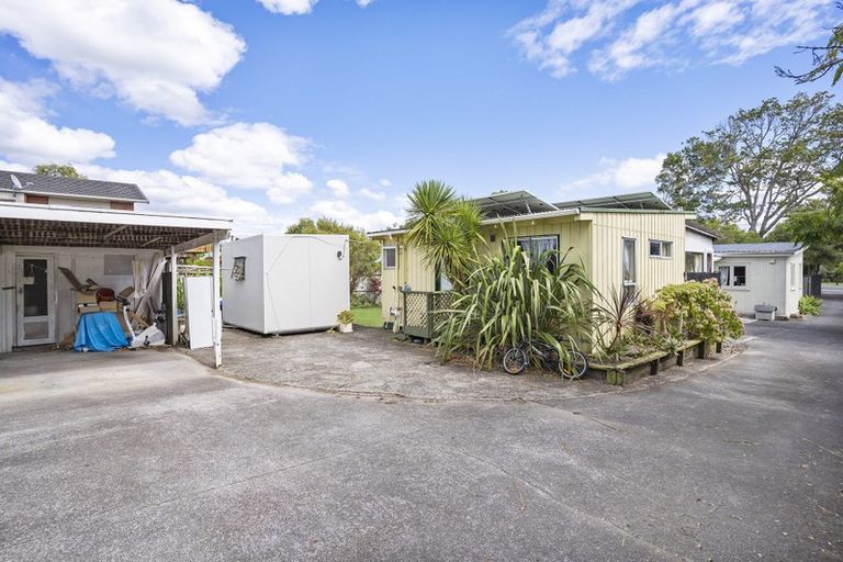 Photo of property in 3/176 Henderson Valley Road, Henderson, Auckland, 0612
