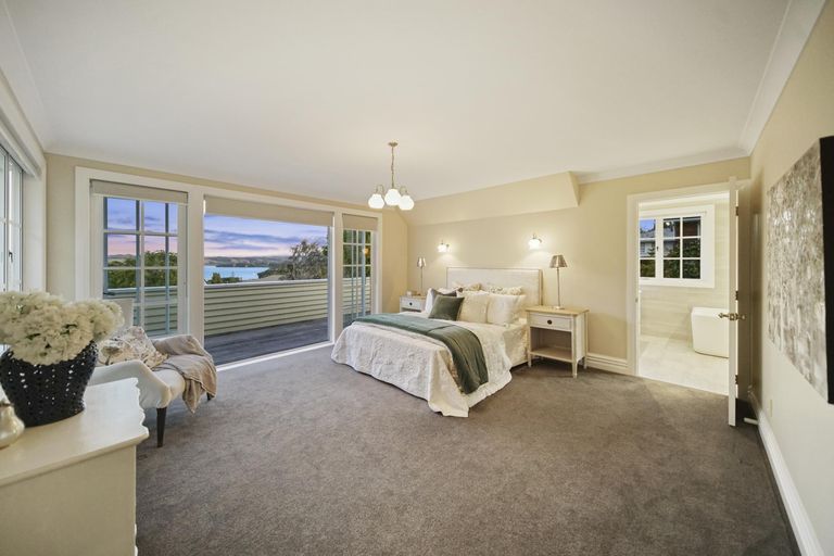 Photo of property in 16 Fenton Terrace, Cockle Bay, Auckland, 2014