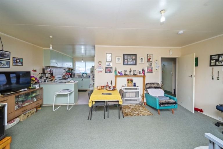Photo of property in 21a Acourt Street, Hawera, 4610