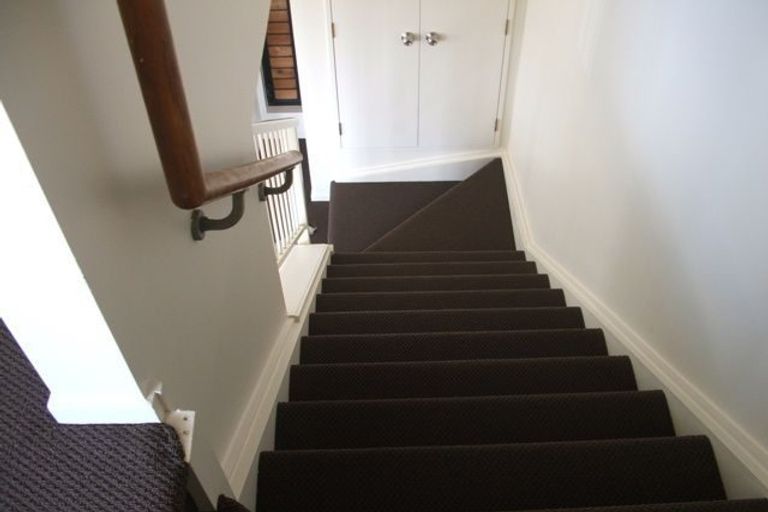 Photo of property in Lynn Park Terrace, 1/12 Ambrico Place, New Lynn, Auckland, 0600