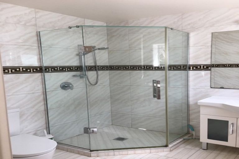 Photo of property in 44 Corricvale Way, Northcross, Auckland, 0630