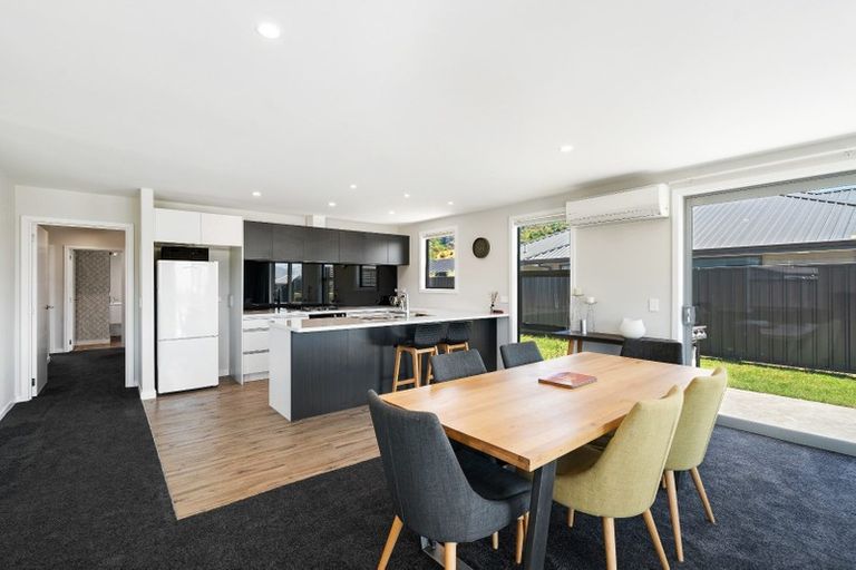 Photo of property in 5 Pepperwood Green, Albert Town, Wanaka, 9305