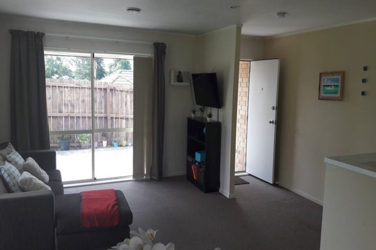 Photo of property in 6 Cretian Crescent, Henderson, Auckland, 0612