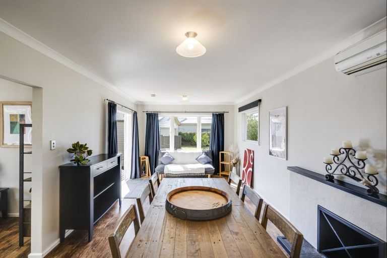 Photo of property in 43 Neeve Road, Taradale, Napier, 4112