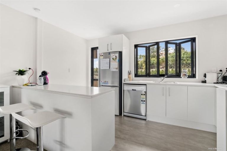 Photo of property in 3 Kanona Way, Albany Heights, Auckland, 0632