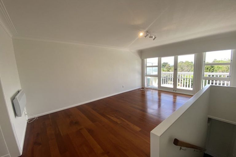 Photo of property in 2/38 Holland Road, Hillcrest, Auckland, 0627