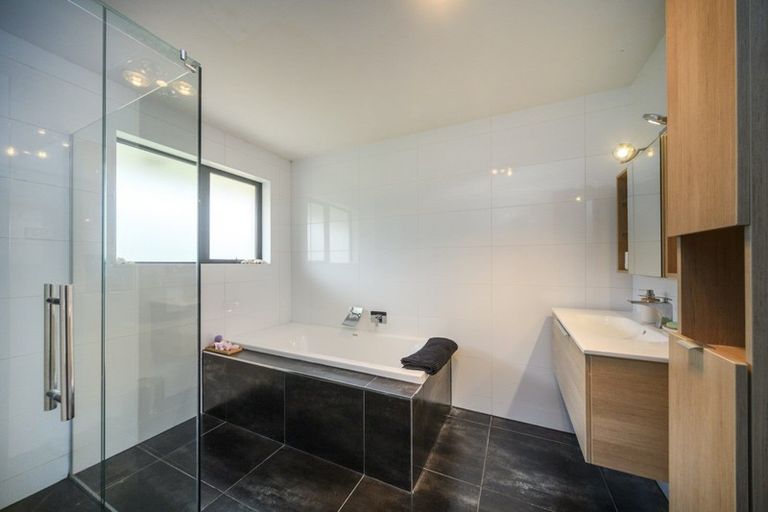 Photo of property in 80 Tokomaru East Road, Tokomaru, Palmerston North, 4474