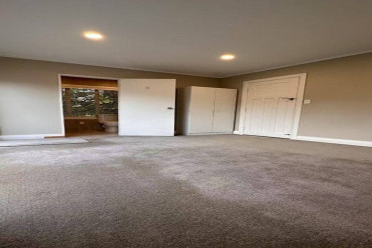 Photo of property in 60 Marine Parade, Mellons Bay, Auckland, 2014