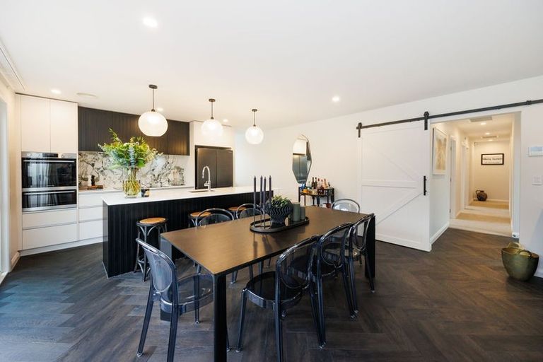 Photo of property in 6 Solitude Crescent, Kelvin Grove, 4414