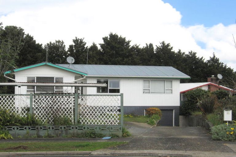 Photo of property in 10 Jeeves Place, Tikipunga, Whangarei, 0112