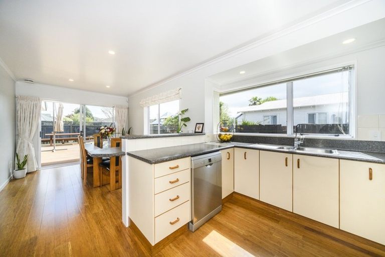 Photo of property in 18 Palm Avenue, Hokowhitu, Palmerston North, 4410