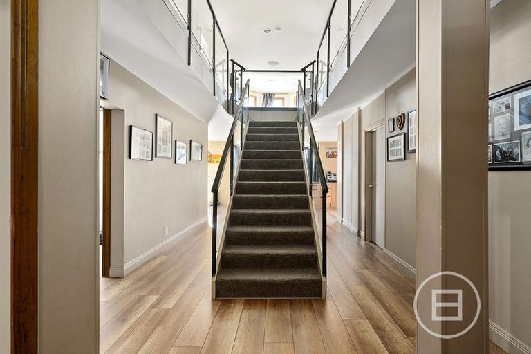 Photo of property in 1 Basra Drive, Henderson, Auckland, 0612