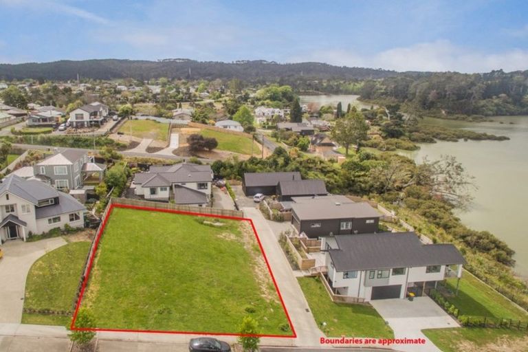 Photo of property in 7 Tauwaka Crescent, Riverhead, 0820