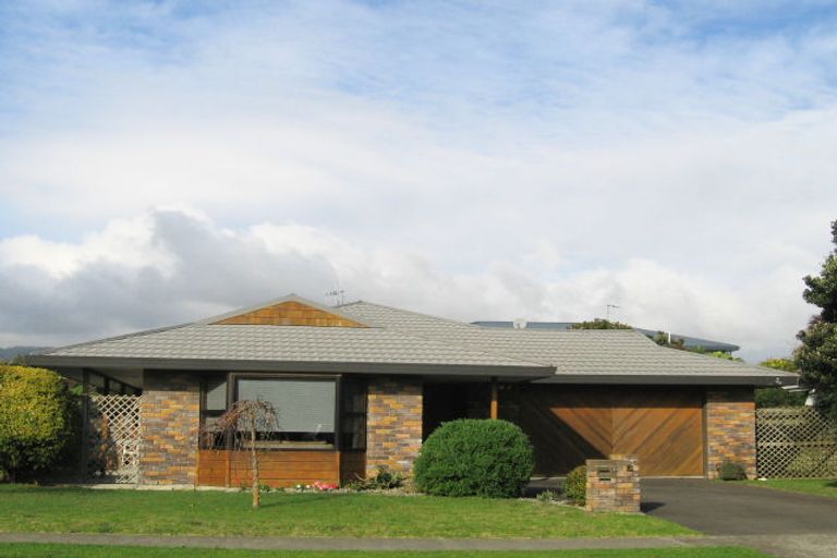 Photo of property in 18 Cedar Drive, Paraparaumu Beach, Paraparaumu, 5032