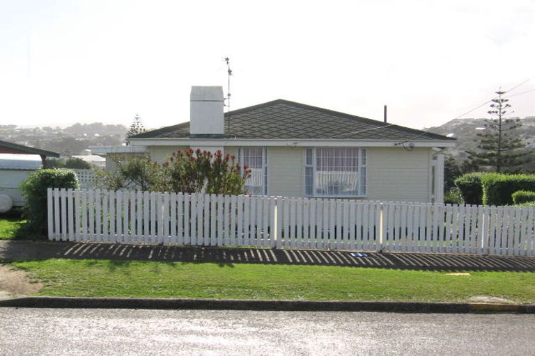 Photo of property in 10 Opapa Street, Titahi Bay, Porirua, 5022