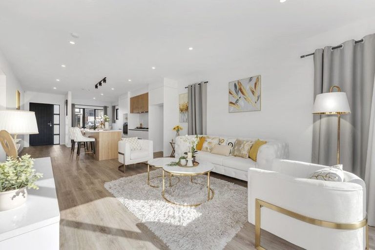 Photo of property in 8 Frontier Lane, Flat Bush, Auckland, 2019