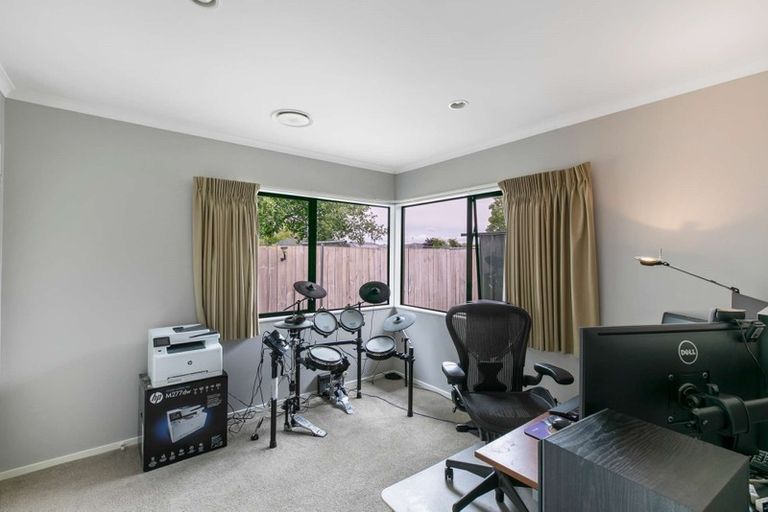 Photo of property in 15 Lockhart Place, Rototuna, Hamilton, 3210