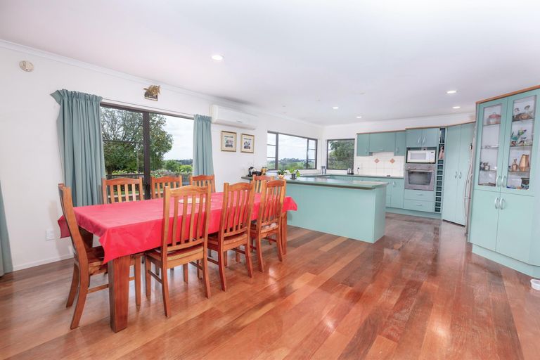 Photo of property in 112 Butcher Road, Pukekohe, 2120