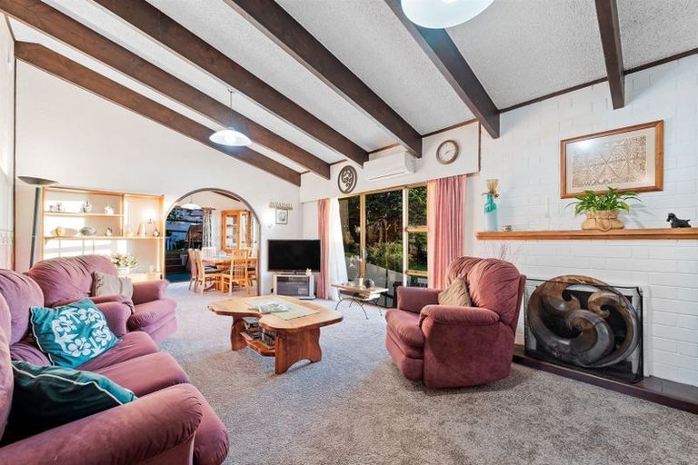 Photo of property in 100 Becroft Drive, Forrest Hill, Auckland, 0620