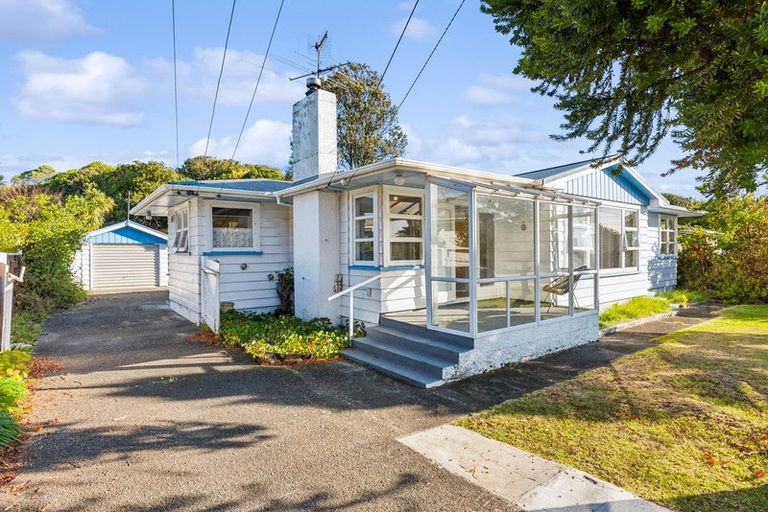 Photo of property in 30 Ngaio Road, Waikanae, 5036