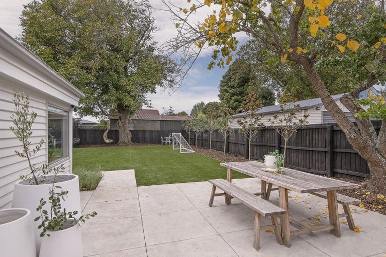 Photo of property in 64 Wilsons Road, Saint Martins, Christchurch, 8022