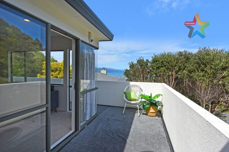 Photo of property in 72 Dowse Drive, Maungaraki, Lower Hutt, 5010