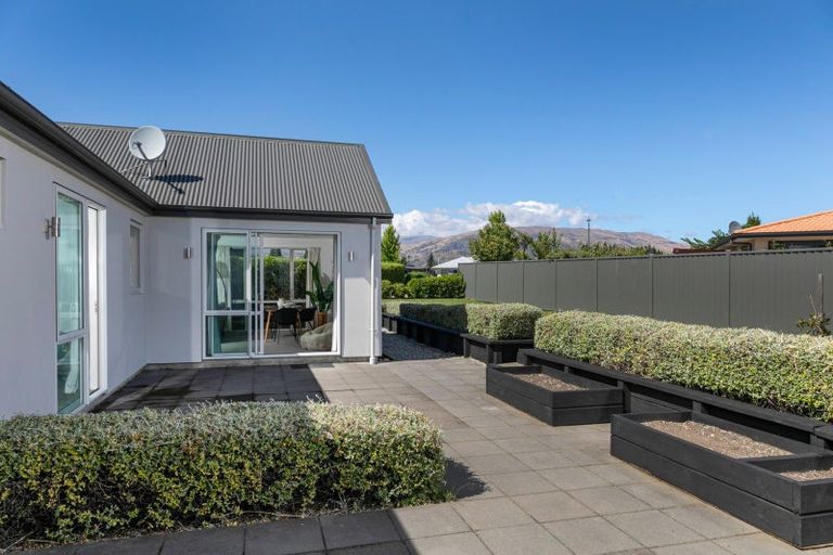 Photo of property in 9 Marbleleaf Lane, Albert Town, Wanaka, 9305