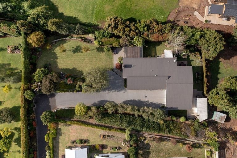 Photo of property in 16 Kayelene Place, Omokoroa, 3114
