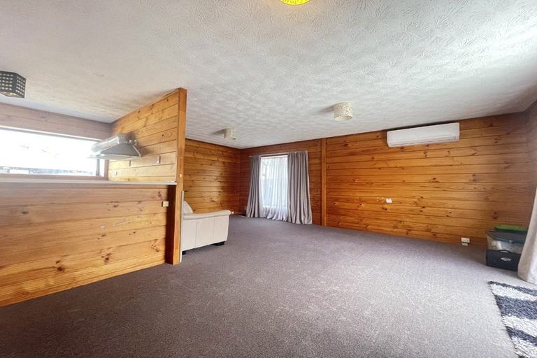 Photo of property in 1/126 Bradbury Road, Botany Downs, Auckland, 2010