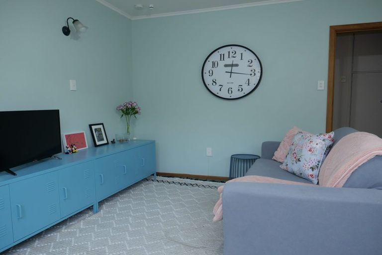 Photo of property in 82 Severn Street, Island Bay, Wellington, 6023