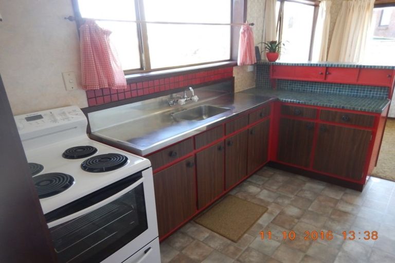 Photo of property in 2/9 Seaton Road, Murrays Bay, Auckland, 0630