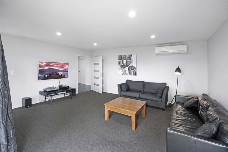 Photo of property in 33 Rempstone Drive, Halswell, Christchurch, 8025