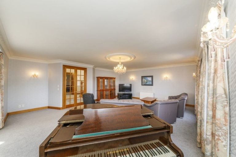 Photo of property in 153/155 High Street, Bulls, 4818