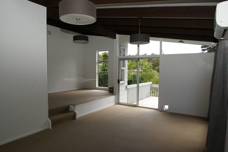 Photo of property in 2/19 Erica Road, Sunnynook, Auckland, 0620