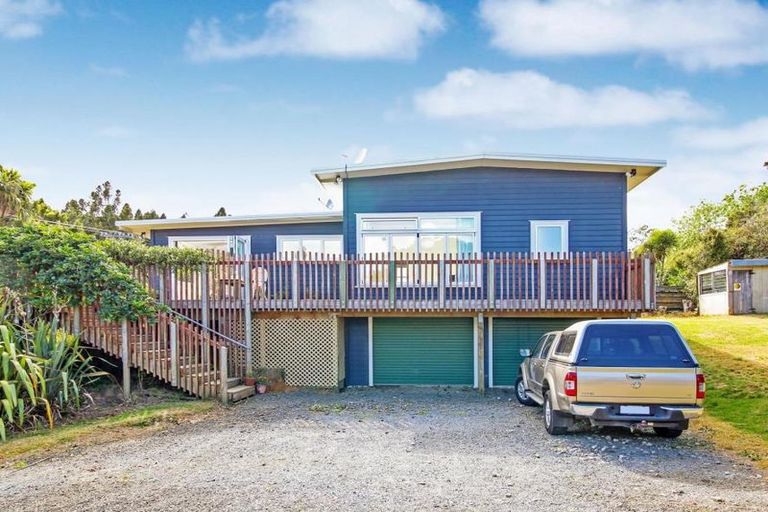Photo of property in 66 Te Henga Road, Waitakere, Henderson, 0781