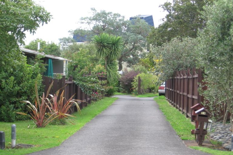 Photo of property in 24 Ti Nana Crescent, Henderson, Auckland, 0610